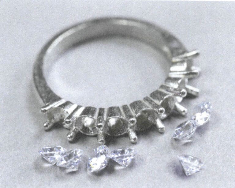 3-60. ábra Drágakövek előkészítése és a kövek foglalása