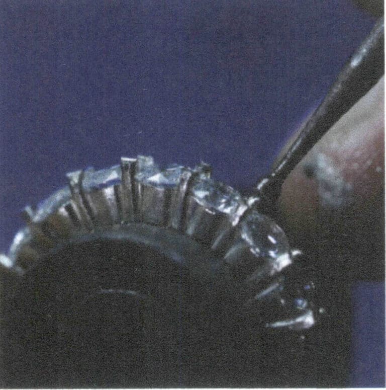 3-70. ábra A tüskehegyek finomítása