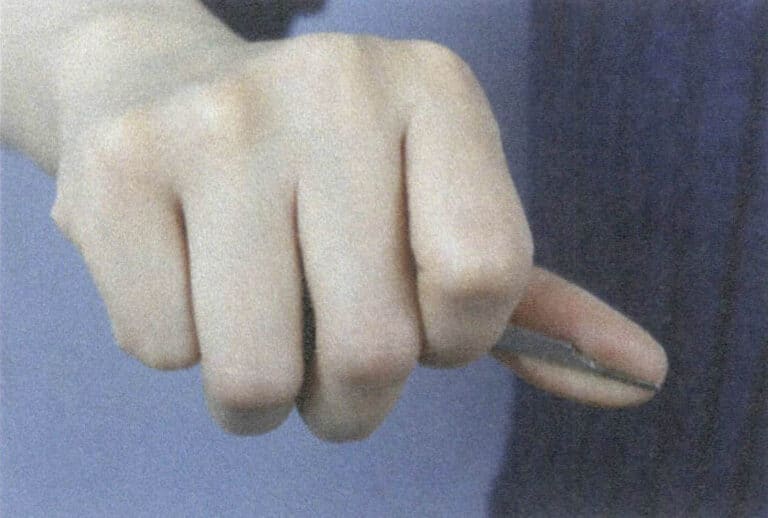 4-23. ábra A markoló tartása (2)