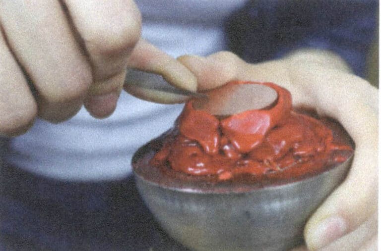 4-25. ábra A markoló helyes használata a testtartás használatával