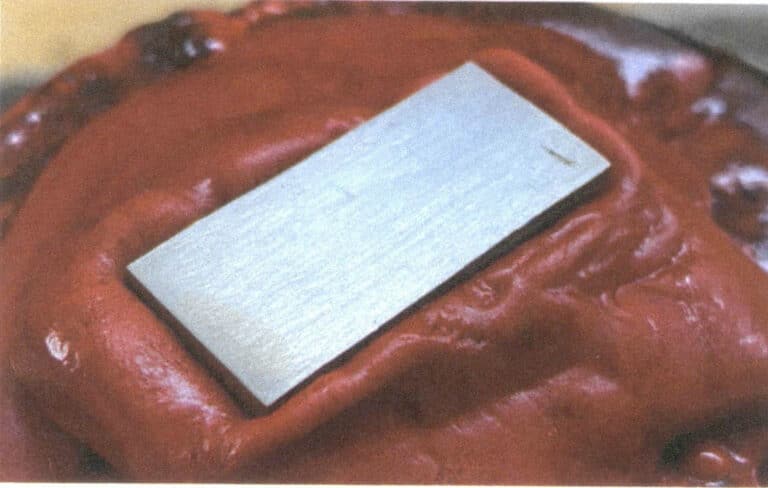 4-52. ábra A fém rögzítése