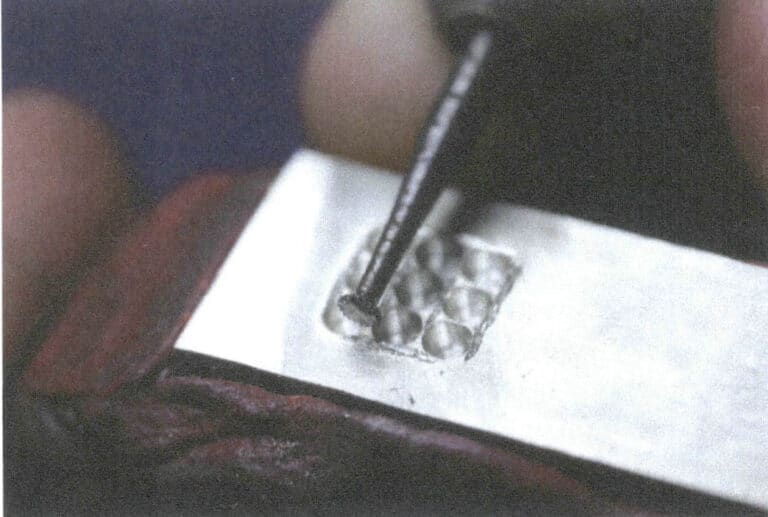 5-14. ábra A metszésvonal és a kritikus vonal vázlata