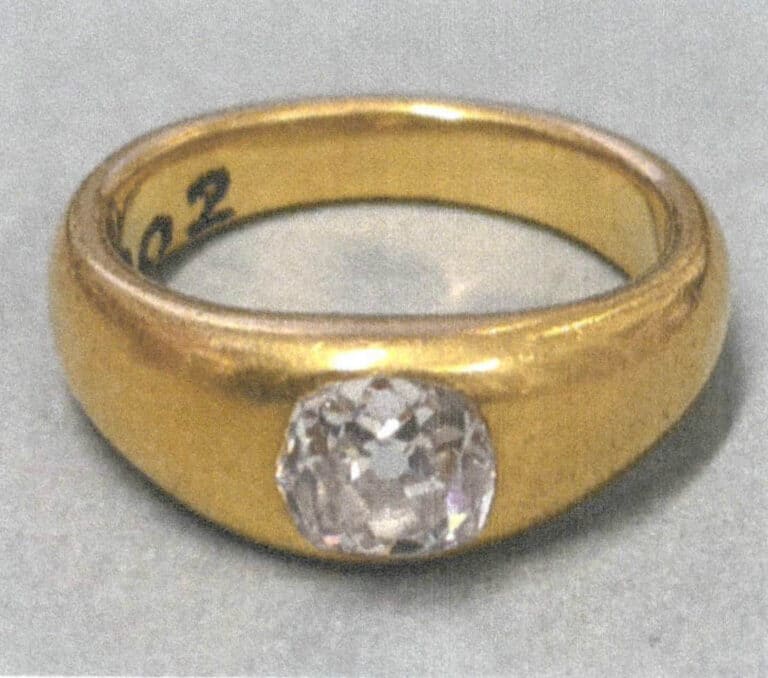 Figura 6-2 Anel de engaste cigano (Coleção do Museu V&A)