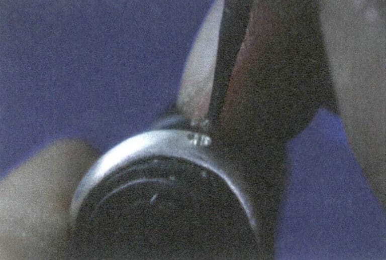 Figura 6-10 Ranhurar com uma broca Hart de 45 graus