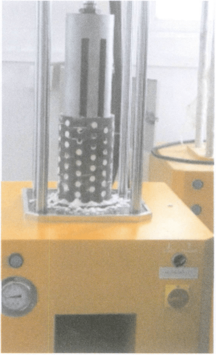 Figura 8-21 Stampaggio per estrusione del pallone in acciaio