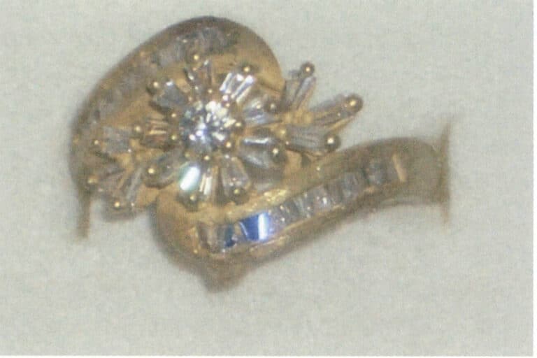 Figure 5-35 18 KY metal alloy ring for wax setting gemstones,