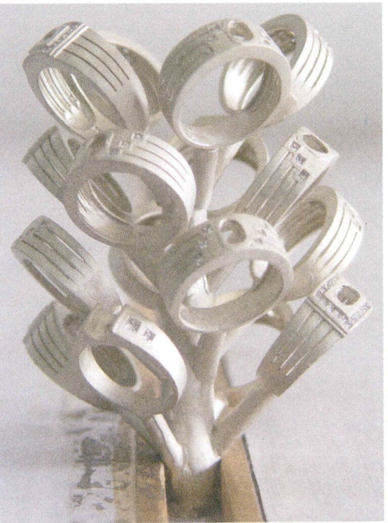 Figure 5-36 Wax-cast diamond 18KW metal alloy ring