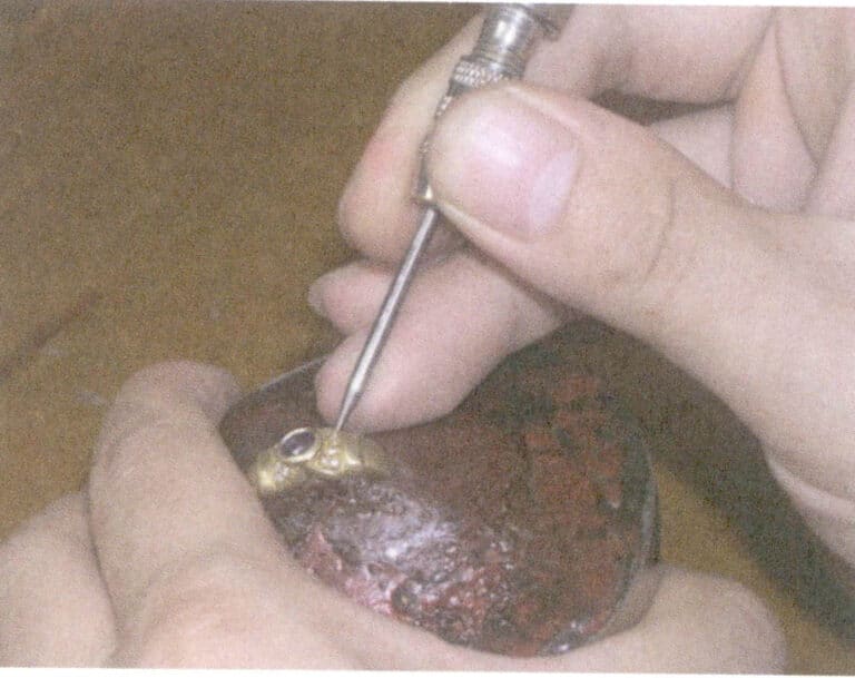 Rysunek 5-7 Wciskanie bolca