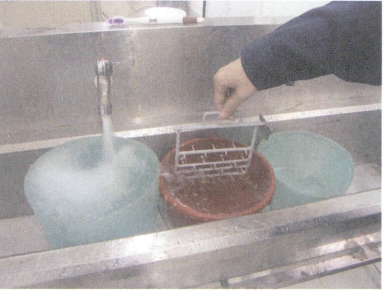 Figura 6-22 Pulizia in controcorrente continua multistadio