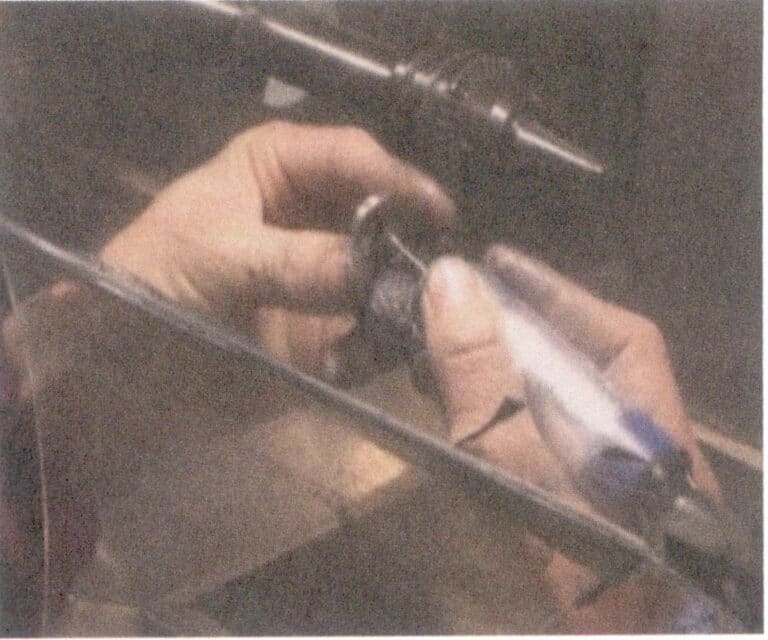 Figura 6-5 Lucidatura del fondo