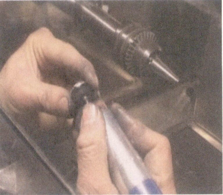 Figura 6 - 11 Lucidatura della base