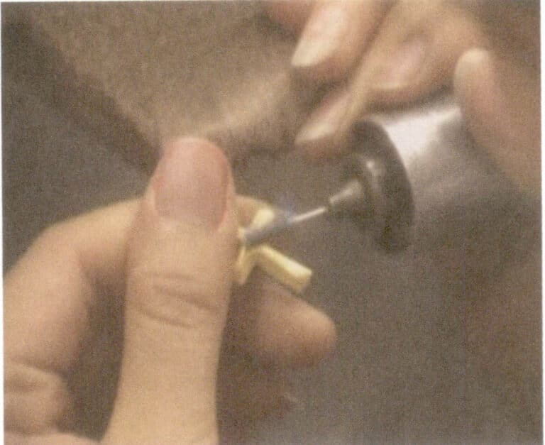 Figure 7-18 Sandpaper polishing