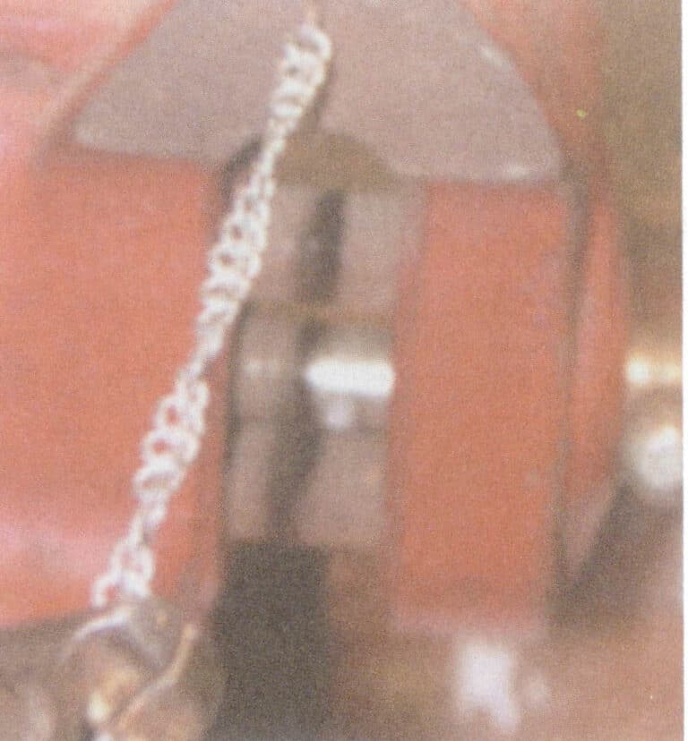 Figure 7-9 Twisting Chain