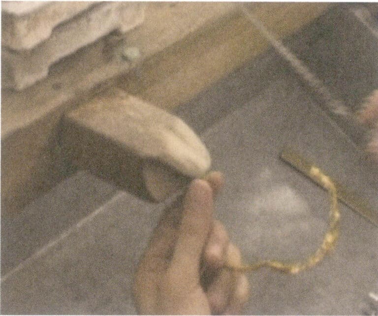 Figure 7-16 Opening the tube