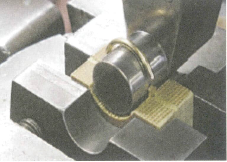 Rysunek 8-30 Zaokrąglanie trzonu pierścienia (według Klotz F, 2003)