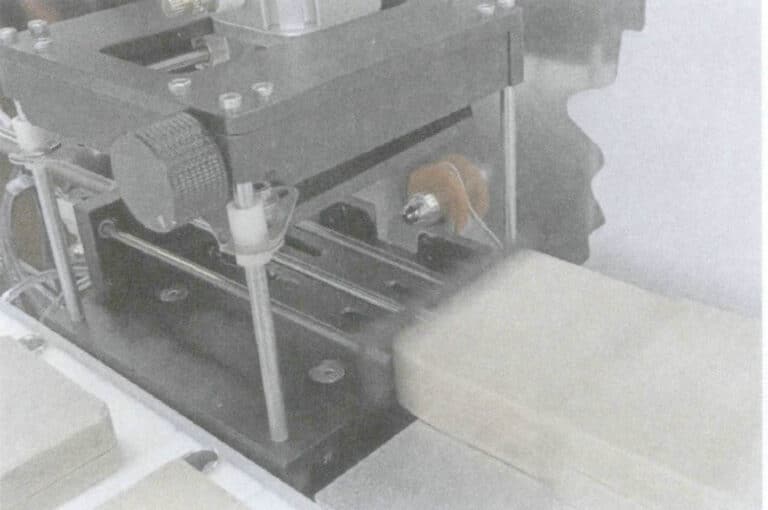 Figure 3-25 Molds Exit Conveyor Belt Automatically