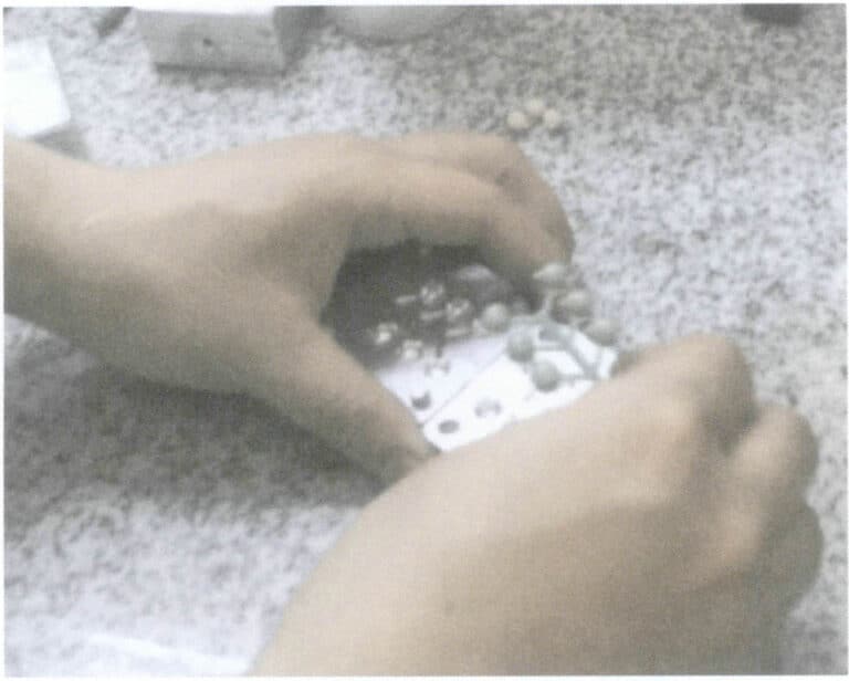 Figure 3-38 Remove the wax mold