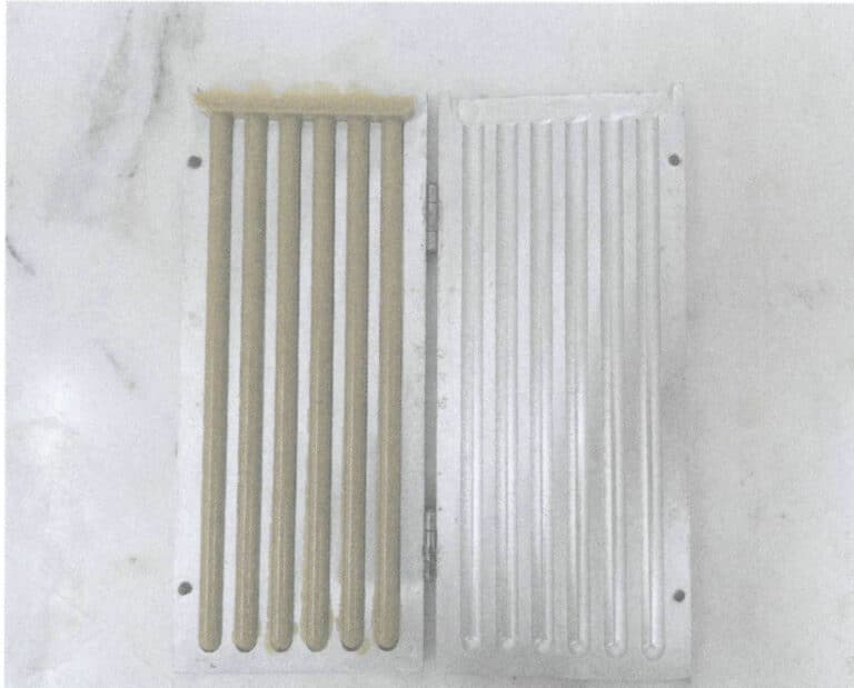 الشكل 4-2 القالب المعدني لقلب الشمع المصنوع من سبائك الألومنيوم