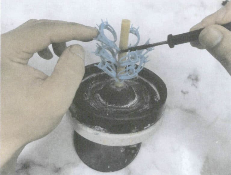 الشكل 4-14 زراعة شجرة نماذج الشمع من الأسفل إلى الأعلى