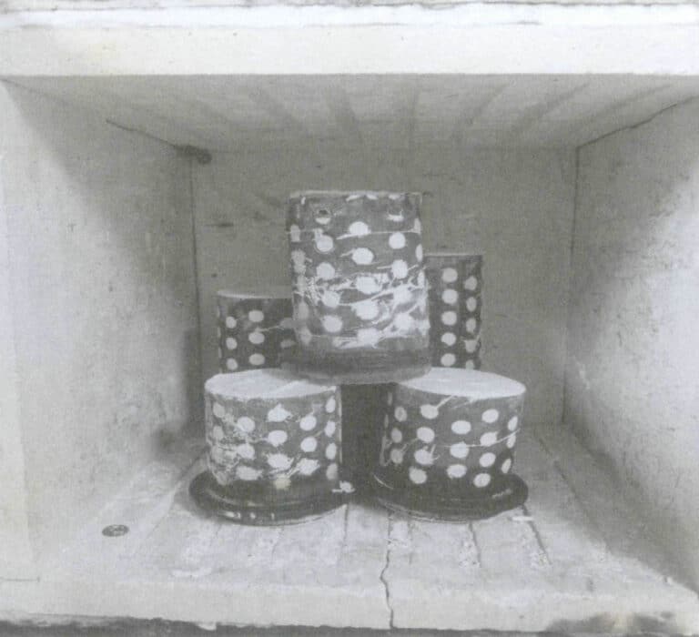 Figure 5-18 Placement of two-layer casting molds in the Roasting furnace