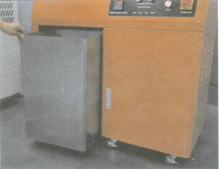 図 6-33 造粒バケットの取り付け