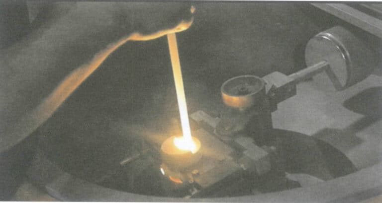 그림 7-26 용융 금속 교반하기