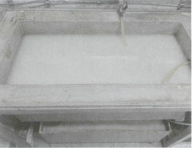 Figura 8-2 Esplosione d'acqua Pulizia della piscina