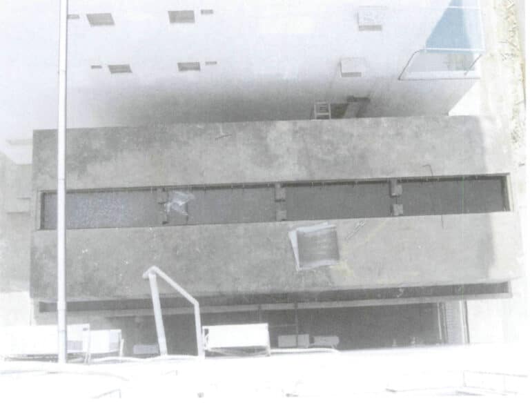 Figura 8-6 Serbatoio di decantazione grande