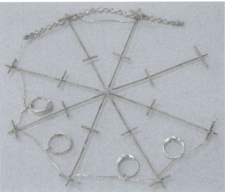 Figura 8-23 Apparecchio per la lucidatura magnetica e la pulizia di fusioni in cera