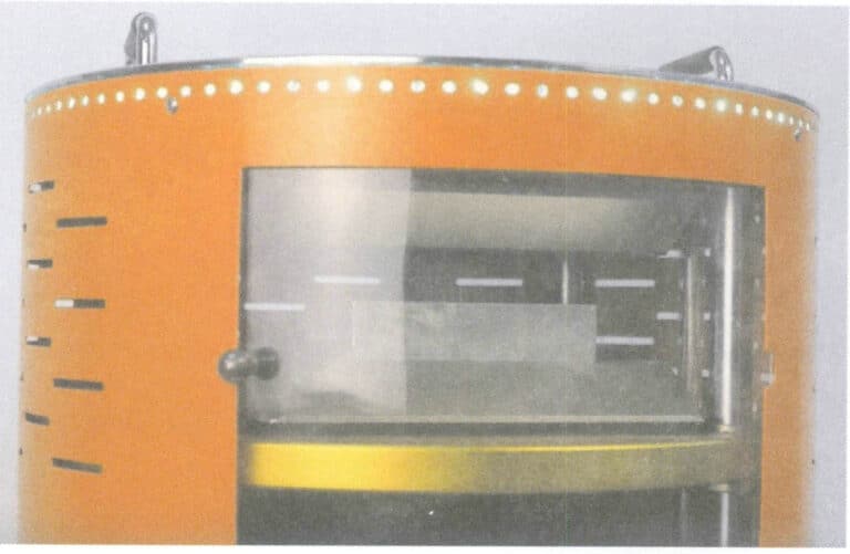 Figure 2-24 Place the mold frame into the vulcanizer