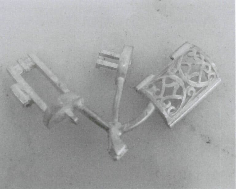 Figure 2-31 Original model of the chain link turning holes