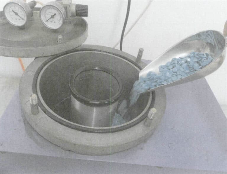 Figure 3-6 Preparing the Wax Material