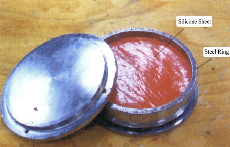 Figure 4-5 Silicone plate placed inside the steel ring.