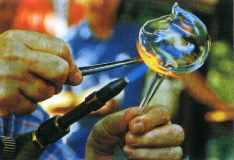 Figure 8-4 Free-form glass crafts