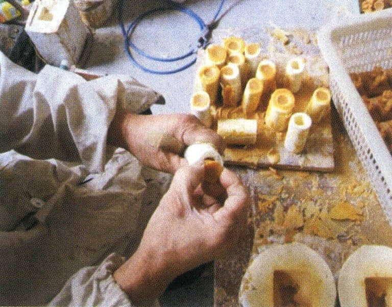 Figure 8-15 Removing the wax mold