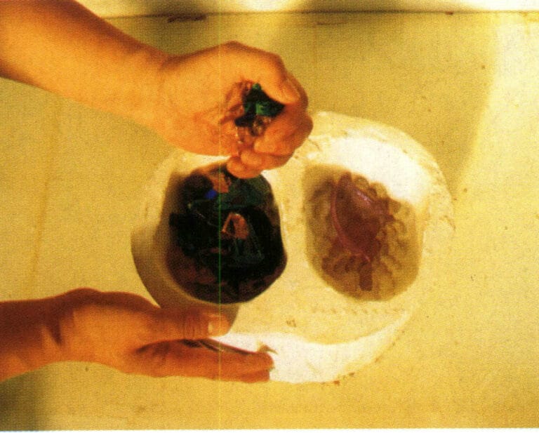 Figure 8-18 Adding color materials to prepare colored glass at the required location