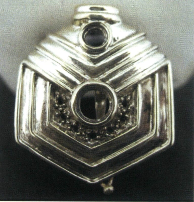 Figure 2-10 The cupronickel casting pendant