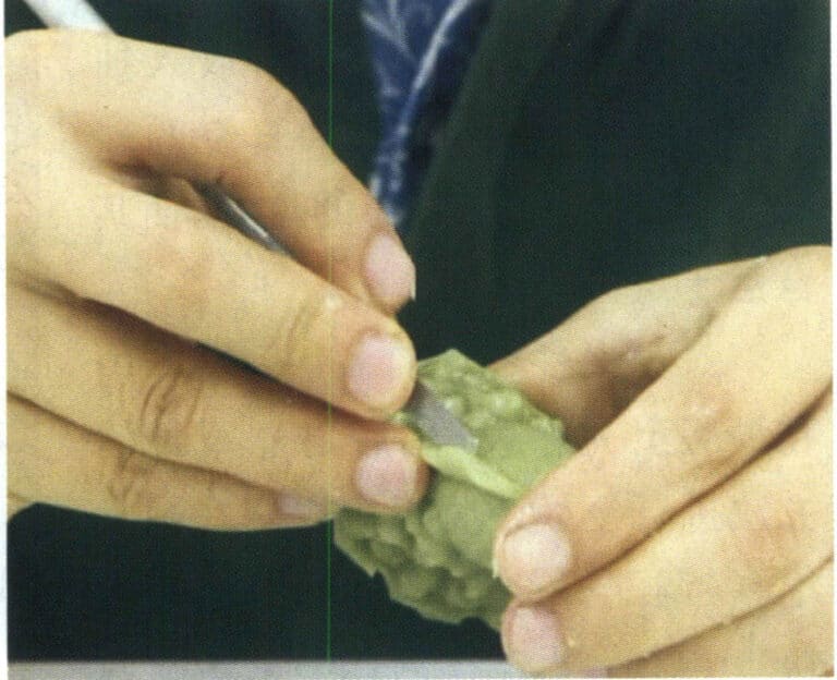 Figure 2-43 Wax mold finishing