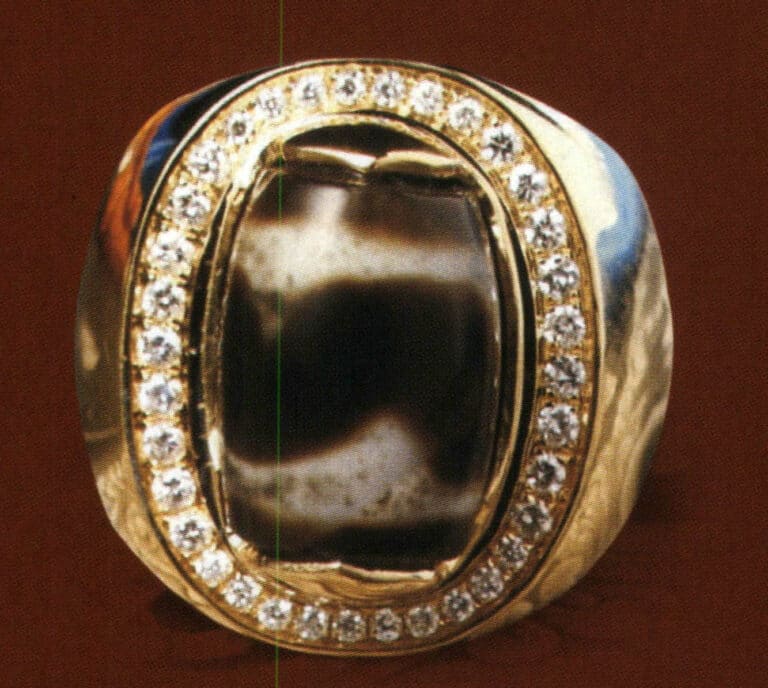 Bague en argent tibétain avec perles Dzi