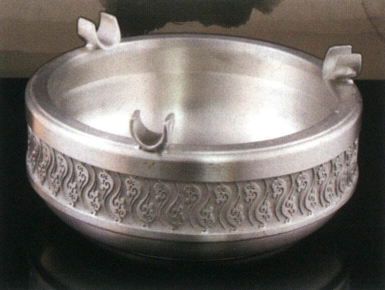 Tin alloy ashtray