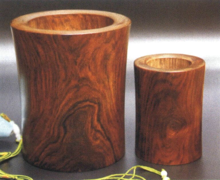 Crafts made of Hainan Huanghuali