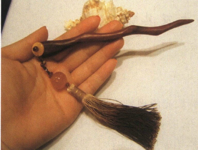 Red sandalwood hairpin