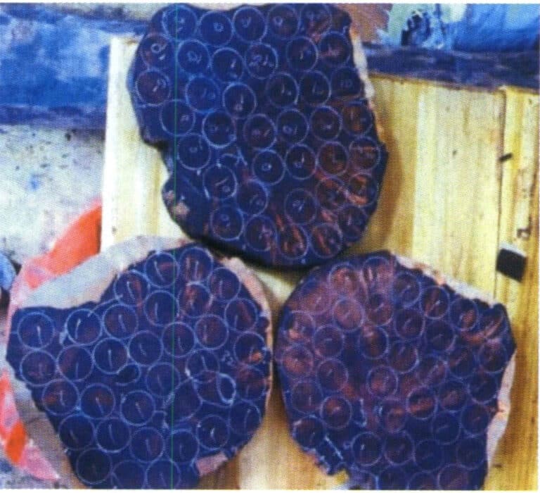 Figure 10-5 Drawing circles on the wood pieces for cutting