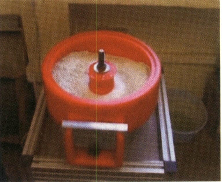 Figure 11-2 Vibration Polishing