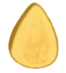 Step 02 Apply pale yellow to the amber’s central area, preserving edges from the previous layer to suggest thickness.