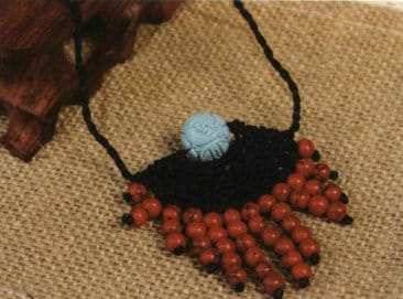 Figure 5-13 Red and black passion necklace style diagram