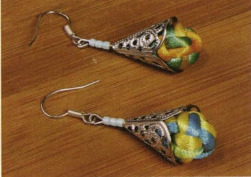 Figure 6-4 shows the design of a blossom-in-bud earrings