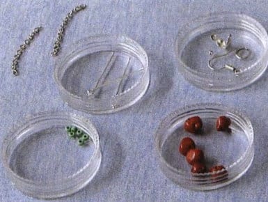 Figure 6-8 Turquoise unfolding earrings material preparation