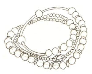 Шаг 04 Точно очертите контуры браслета техническим пером 0,2 мм по карандашному наброску.