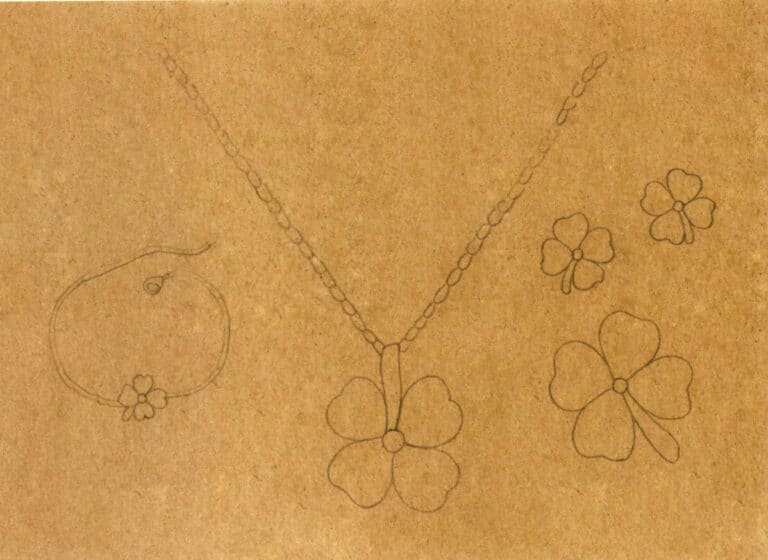 Step 04 Finally, outline the bracelet on the left to complete the composition.